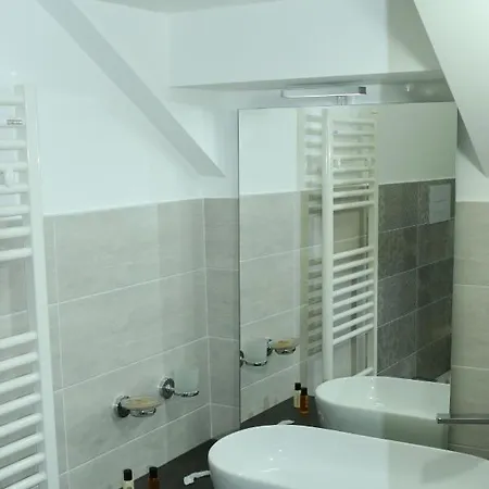 Il Canale Design House בית הארחה רגוזה